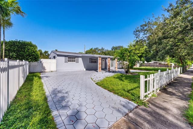 730 N 64th Ave, Hollywood FL 33024 - Hollywood, FL - Photo 4
