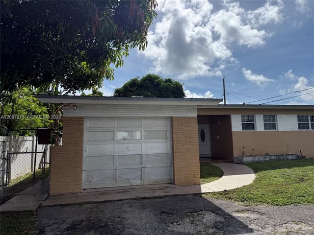 1409 S 24th Ter, Hollywood FL 33020 - Hollywood, FL - Photo 2