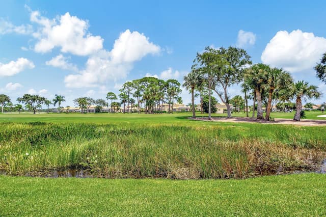 527 Prestwick Circle, Palm Beach Gardens FL 33418 - Palm Beach Gardens, FL - Photo 4