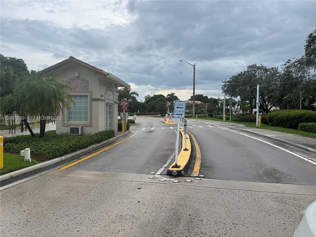 6620 Fern St, Margate FL 33063 - Margate, FL - Photo 2