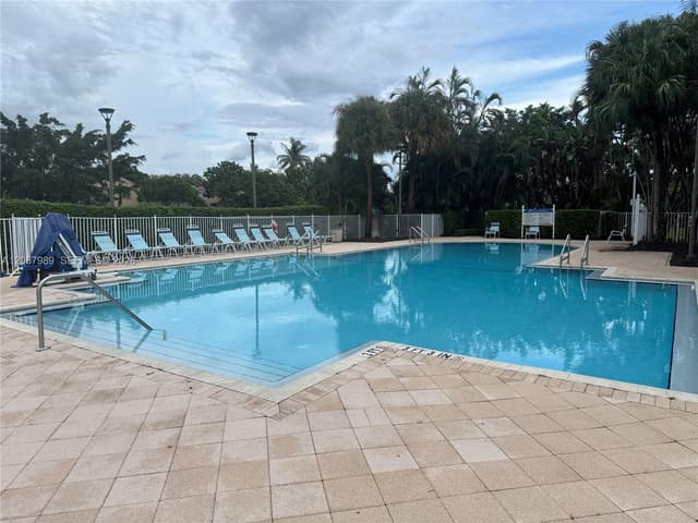 6620 Fern St, Margate FL 33063 - Margate, FL - Photo 3