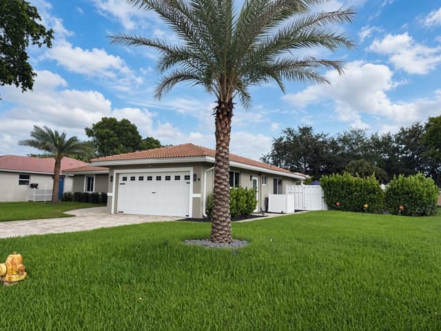 839 NW 107TH Lane, Coral Springs FL 33071 - Coral Springs, FL - Photo 3