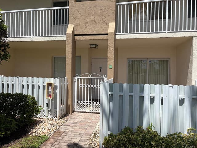 7763 Southampton Terrace Unit 104, Tamarac FL 33321 - Tamarac, FL - Photo 2