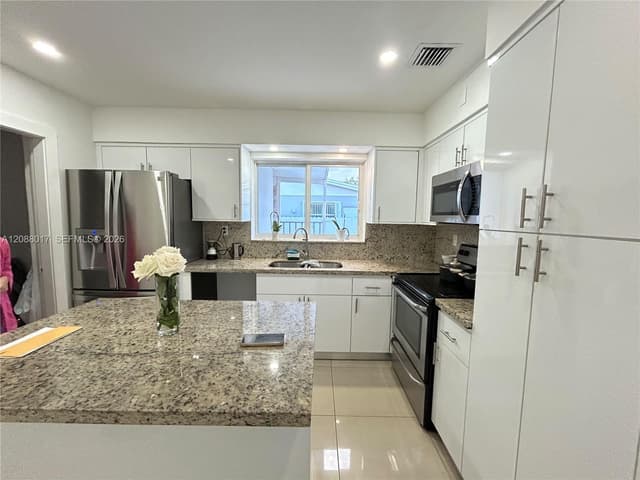 10521 Caribbean Blvd, Cutler Bay FL 33189 - Cutler Bay, FL - Photo 4