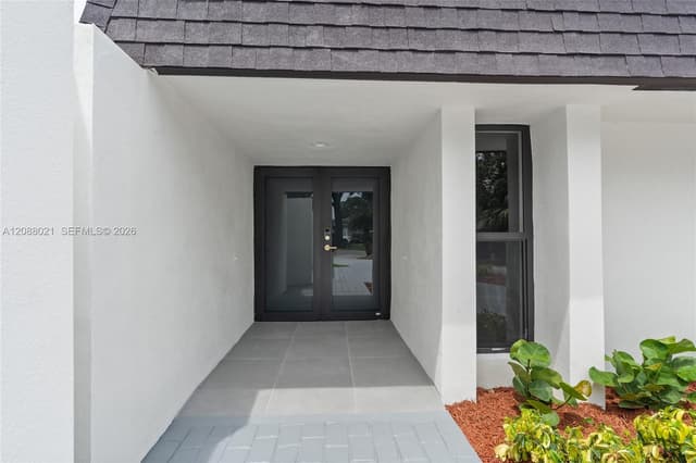 4705 Bayberry Ln, Tamarac FL 33319 - Tamarac, FL - Photo 3