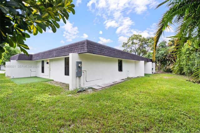 4705 Bayberry Ln, Tamarac FL 33319 - Tamarac, FL - Photo 5