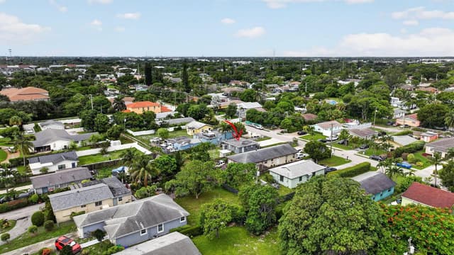 323 NW 4TH Avenue, Delray Beach FL 33444 - Delray Beach, FL - Photo 2