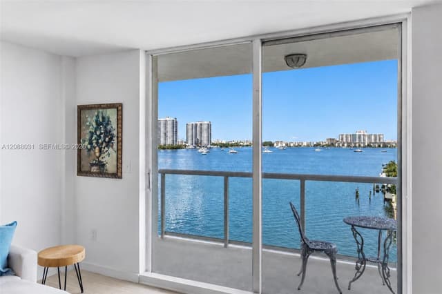 2841 NE 163rd St # 607, North Miami Beach FL 33160 - North Miami Beach, FL - Photo 2