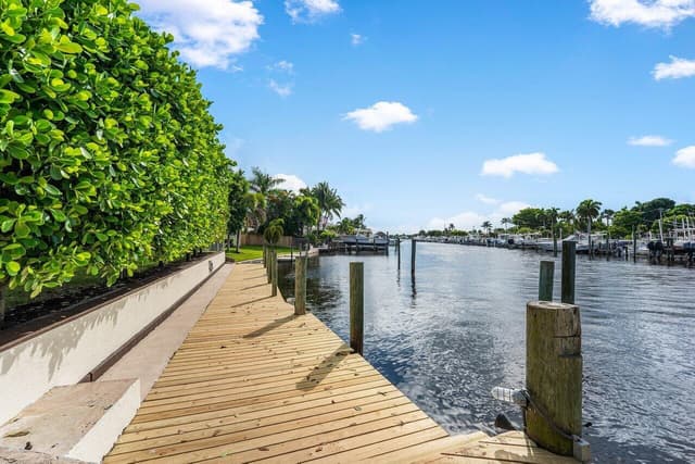638 Shore Drive, Boynton Beach FL 33435 - Boynton Beach, FL - Photo 3