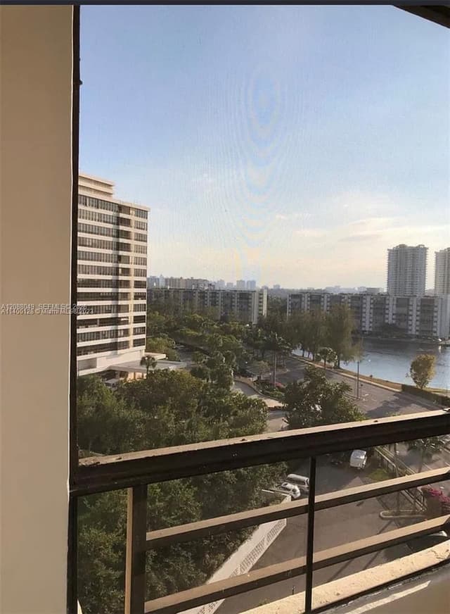 600 Three Islands Blvd # 807, Hallandale Beach FL 33009 - Hallandale Beach, FL - Photo 2