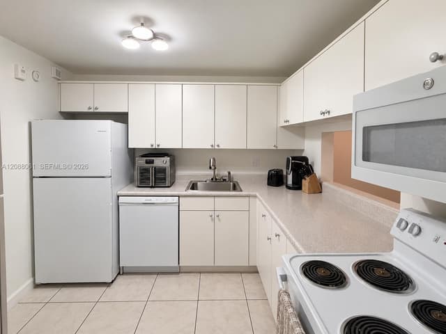 10625 SW 112th Ave # 111, Miami FL 33176 - Miami, FL - Photo 6