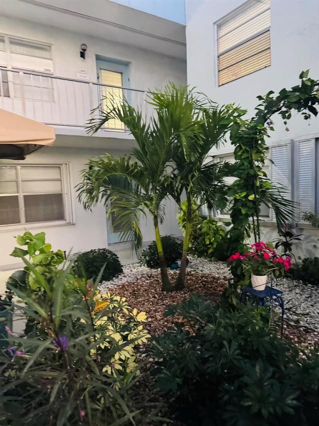390 Saxony I, Delray Beach FL 33446 - Delray Beach, FL - Photo 2
