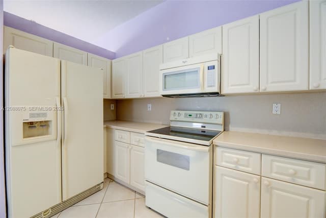 13945 S Cypress Cove Cir, Davie FL 33325 - Davie, FL - Photo 6