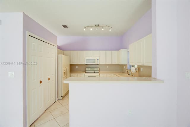 13945 S Cypress Cove Cir, Davie FL 33325 - Davie, FL - Photo 7
