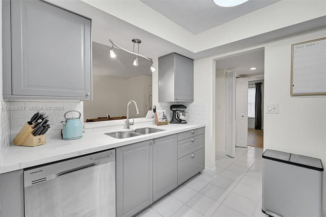 306 NW 69th Ave # 162, Plantation FL 33317 - Plantation, FL - Photo 4