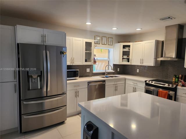 1085 NE 203rd Ln, Miami FL 33179 - Miami, FL - Photo 6