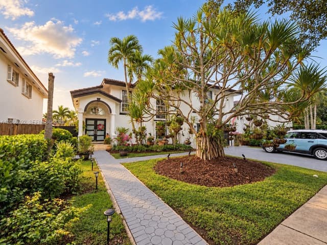 16020 SW 42nd Ter, Miami FL 33185 - Miami, FL - Photo 4
