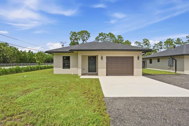 18477 Sycamore Drive W, FL 33470 - Photo 3