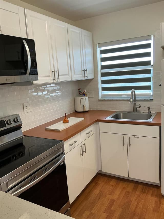 2720 N Pine Island Road # 305, Sunrise FL 33322 - Sunrise, FL - Photo 2