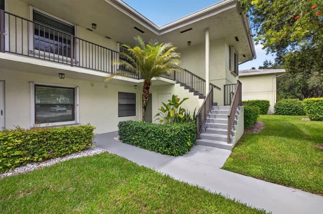 1701 Sabal Ridge Circle # D, Palm Beach Gardens FL 33418 - Palm Beach Gardens, FL - Photo 3