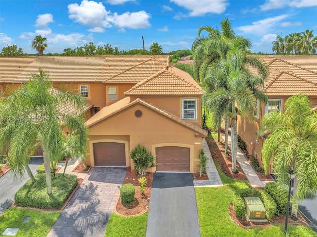 1303 Presidio Dr # 41, Weston FL 33327 - Weston, FL - Photo 4
