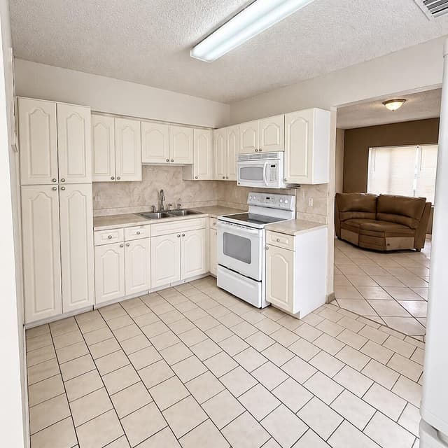 915 RUTLAND Street, Opa-Locka FL 33054 - Opa-Locka, FL - Photo 4