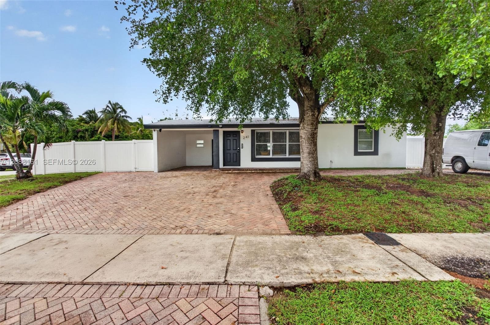 241 NE 45th St, Deerfield Beach FL 33064 - Deerfield Beach, FL - Photo 1