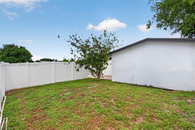 241 NE 45th St, Deerfield Beach FL 33064 - Deerfield Beach, FL - Photo 5
