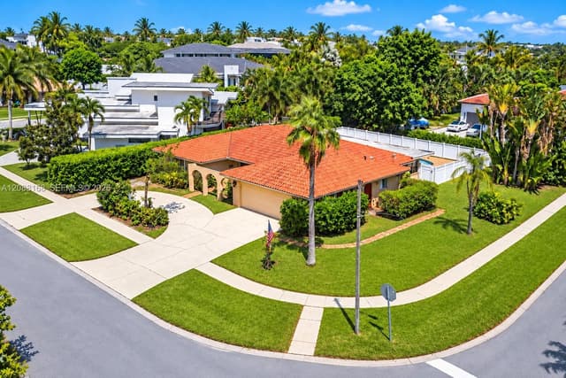 820 NE 4th Ave, Boca Raton FL 33432 - Boca Raton, FL - Photo 2