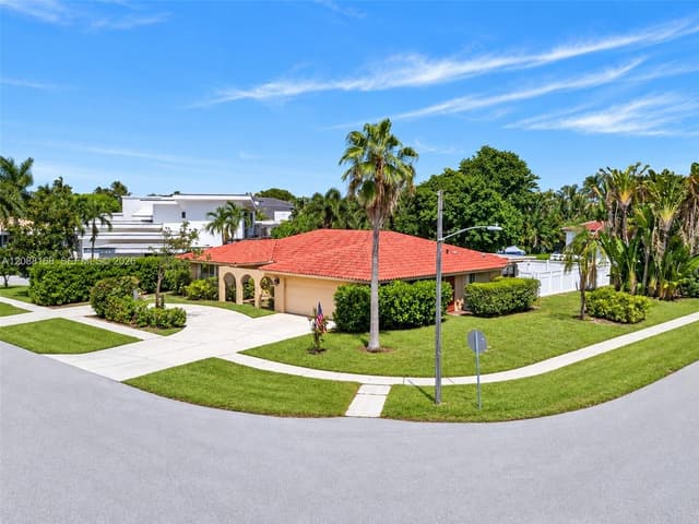820 NE 4th Ave, Boca Raton FL 33432 - Boca Raton, FL - Photo 3