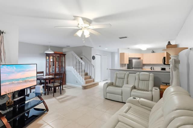 660 Imperial Lake Road, West Palm Beach FL 33413 - West Palm Beach, FL - Photo 6