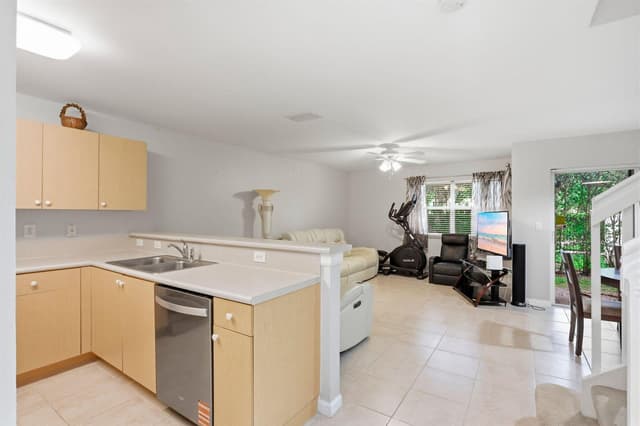 660 Imperial Lake Road, West Palm Beach FL 33413 - West Palm Beach, FL - Photo 7