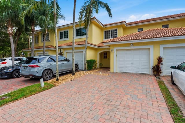 660 Imperial Lake Road, West Palm Beach FL 33413 - West Palm Beach, FL - Photo 3