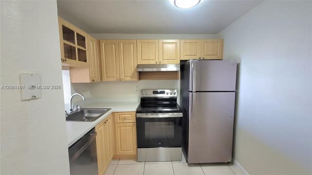 9360 Fontainebleau Blvd # 612, Miami FL 33172 - Miami, FL - Photo 6