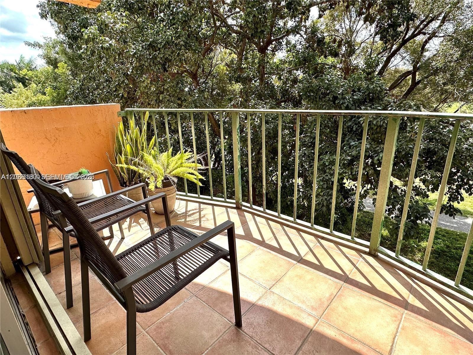 9360 Fontainebleau Blvd # 612, Miami FL 33172 - Miami, FL - Photo 1