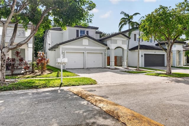 159 NE 36th Ter, Homestead FL 33033 - Homestead, FL - Photo 2