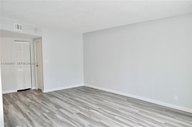 16570 NE 26th Ave # 4D, North Miami Beach FL 33160 - North Miami Beach, FL - Photo 5