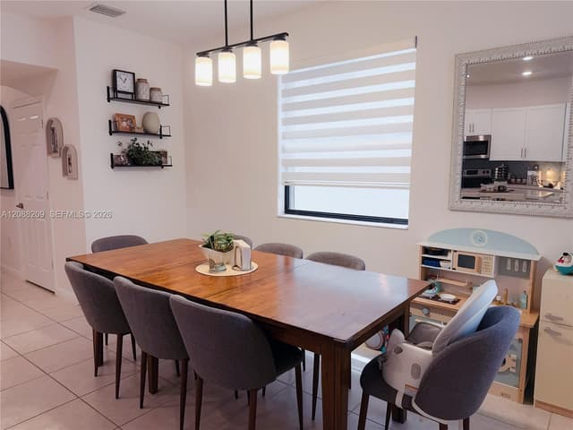 11014 W 35th Ln, Hialeah FL 33018 - Hialeah, FL - Photo 6