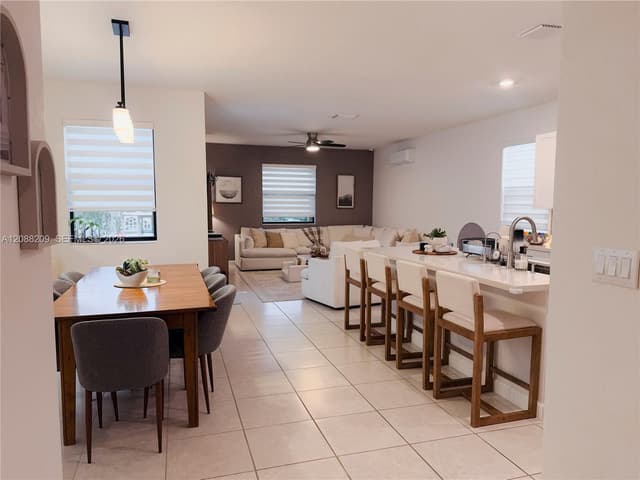 11014 W 35th Ln, Hialeah FL 33018 - Hialeah, FL - Photo 4