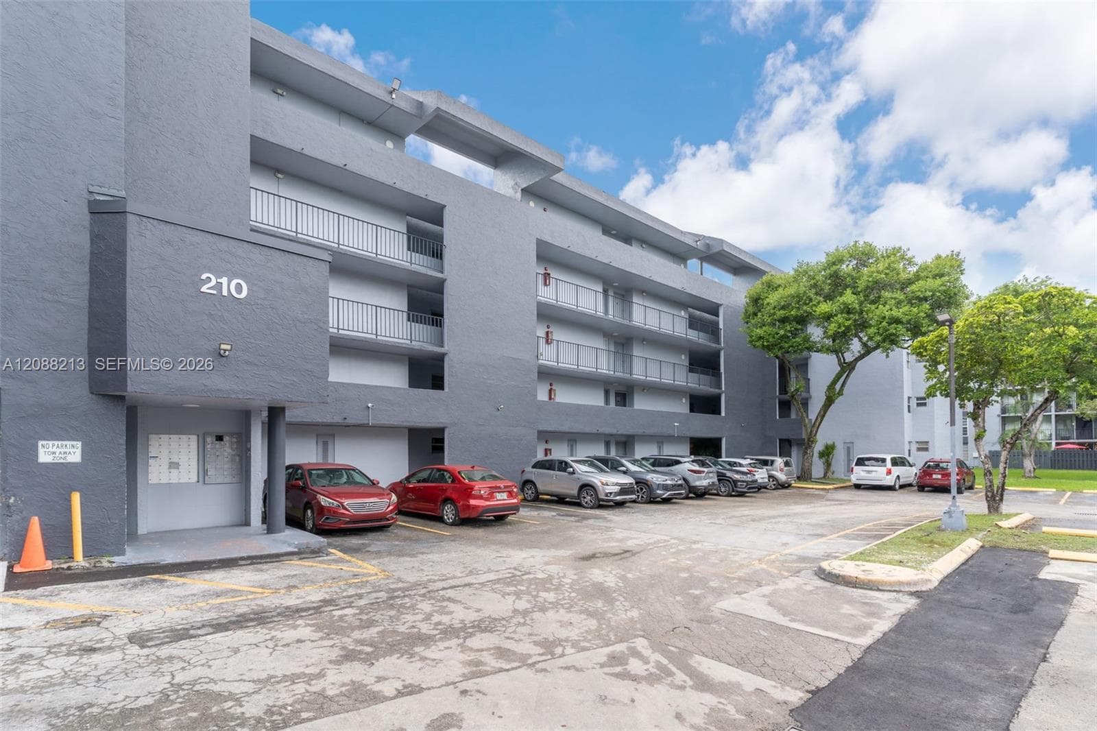 210 Fontainebleau Blvd # 410, Miami FL 33172 - Miami, FL - Photo 1