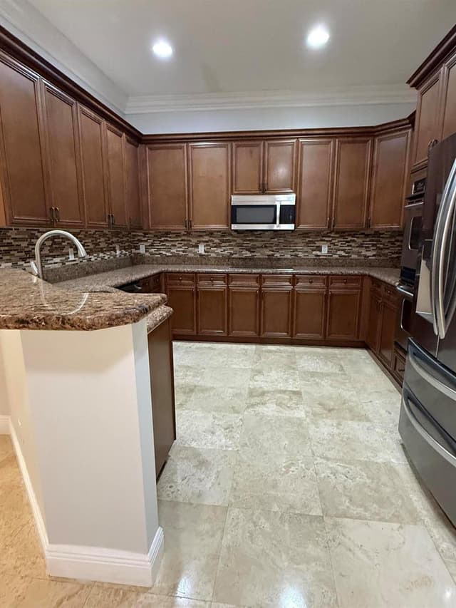 335 NE 69TH Circle, Boca Raton FL 33487 - Boca Raton, FL - Photo 5