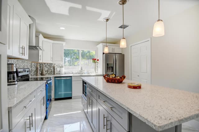1970 NE 35TH Street, Lighthouse Point FL 33064 - Lighthouse Point, FL - Photo 5
