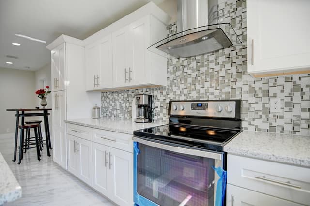 1970 NE 35TH Street, Lighthouse Point FL 33064 - Lighthouse Point, FL - Photo 4