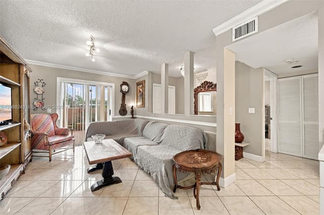 7503 Granville Dr # 102, Tamarac FL 33321 - Tamarac, FL - Photo 4