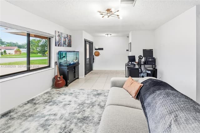 10650 NW 42nd Dr, Coral Springs FL 33065 - Coral Springs, FL - Photo 6