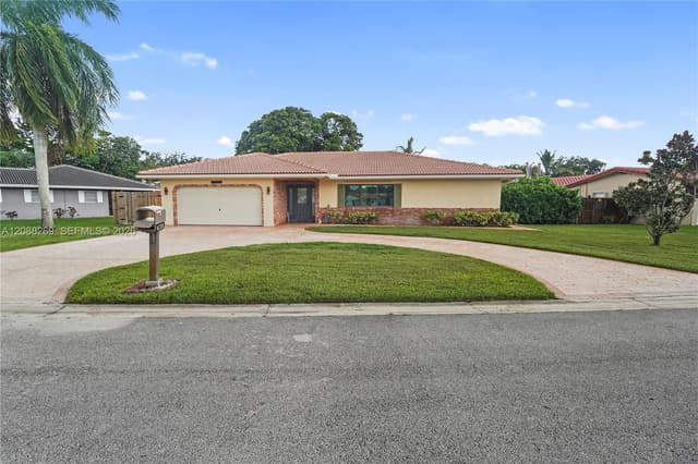 10650 NW 42nd Dr, Coral Springs FL 33065 - Coral Springs, FL - Photo 3