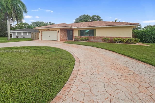 10650 NW 42nd Dr, Coral Springs FL 33065 - Coral Springs, FL - Photo 4