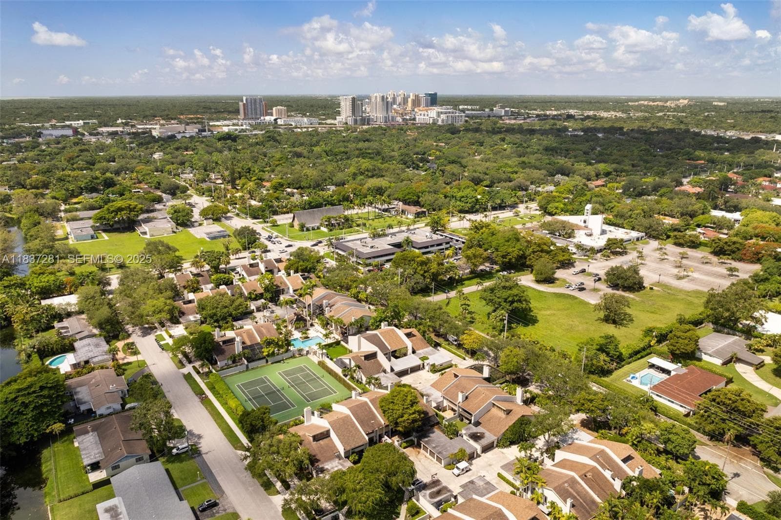 6995 SW 67th Avenue SW, South Miami FL 33143