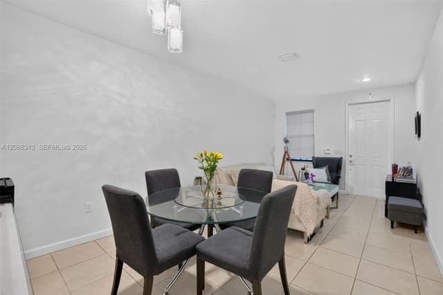 11249 NW 88th Ter, Doral FL 33178 - Doral, FL - Photo 5