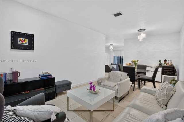 11249 NW 88th Ter, Doral FL 33178 - Doral, FL - Photo 4